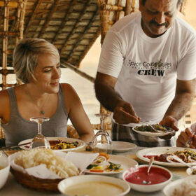 CGH-Spice-Coast-Houseboat-dining-500×500