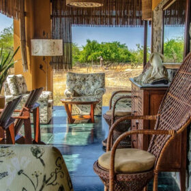 blackbuck-lodge-outside-lounge-500×500