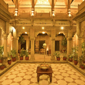 brijrama-palace-central-courtyard-500×500