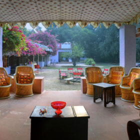 chambal-safari-lodge-bougan-lounge-500×500