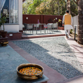 ekka-villa-courtyard-500×500