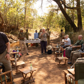 satpura-camp-hot-lunch-during-walk-500×500