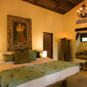baghvan-a-taj-safari-lodge-bedroom-500×500