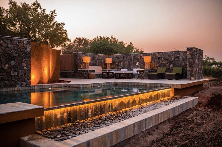 blackbuck-lodge-dining-pool-500×500