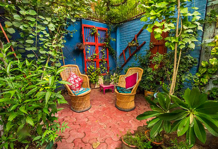 coral-tree-homestay-corner-seating-500×500