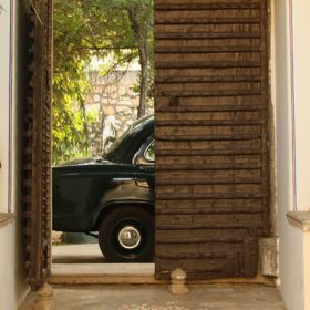 dera-mandawa-jaipur-main-door-500×500