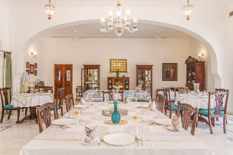 dev-shree-dining2-500×500