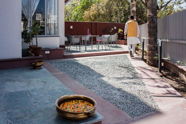 ekka-villa-courtyard-500×500