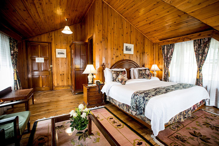 elgin-darjeeling-dlx-attic-suite-500×500