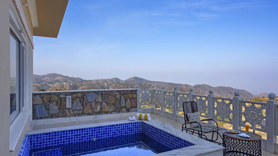 fateh-safari-suites-pool-500×500