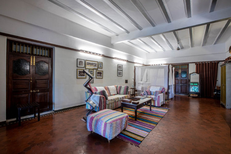 house-of-mg-home-classic-living-room-500×500