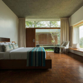 java-rain-resorts-room-500×500