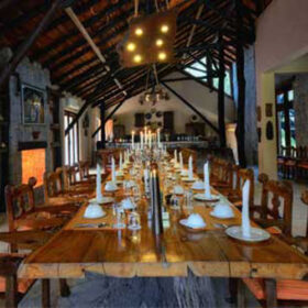 kanha-earth-lodge-dining-500×500
