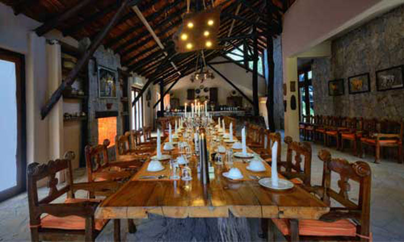 kanha-earth-lodge-dining-500×500