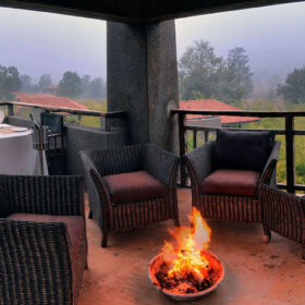 kings-lodge-view-lounge-500×500
