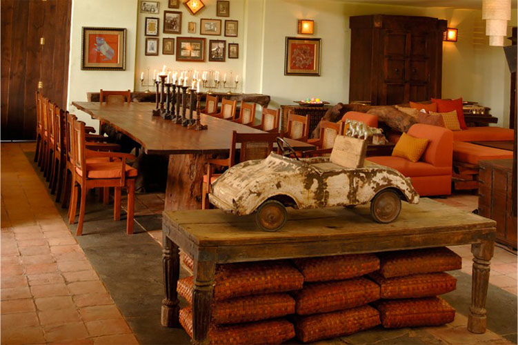 mahua-kothi-a-taj-safari-lodge-dining-lounge-500×500