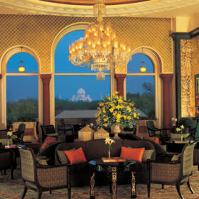 oberoi-amarvilas-lounge2-taj-mahal-view-500×500