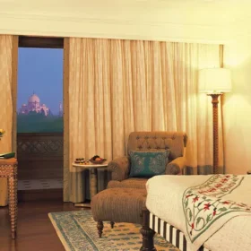 oberoi-amarvilas-room-taj-mahal-view-500×500