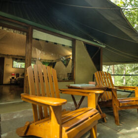 pench-jungle-camp-outside-deck-500×500