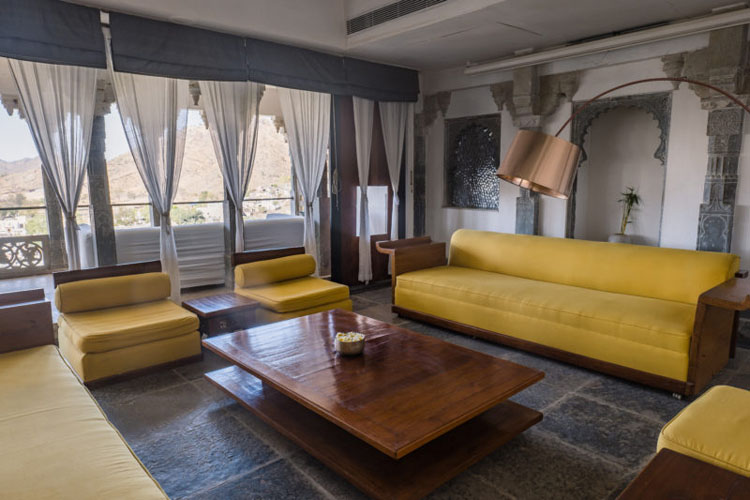 raas-devigarh-lounge-500×500