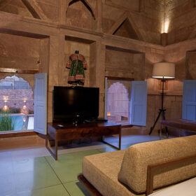 raas-hotels-heritage-suite-living-room-500×500