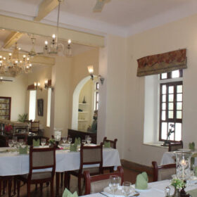 roop-niwas-kothi-dining-500×500