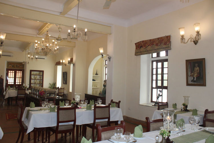 roop-niwas-kothi-dining-500×500