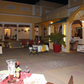roop-niwas-kothi-outside-dining-500×500