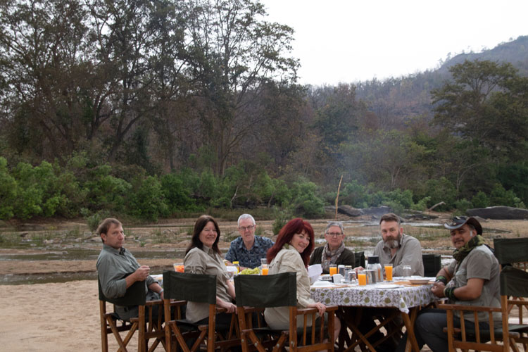satpura-camp-breakfast-at-camp-500×500