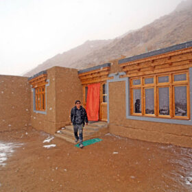 snow-leopard-lodge-outside-500×500