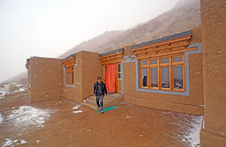 snow-leopard-lodge-outside-500×500
