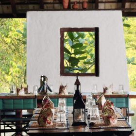 svasara-jungle-lodge-outdoor-dining-500×500
