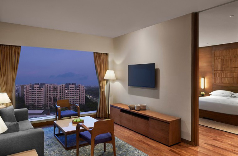 taj-city-centre-new-town-dlx-suite-living-500×500