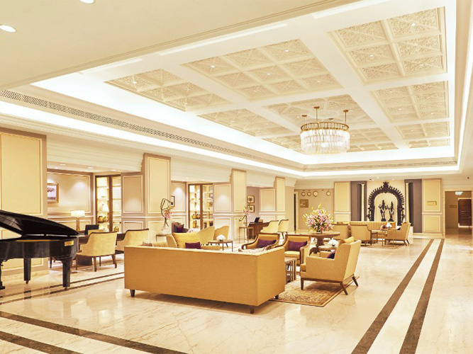 taj-connemara-lobby-500×500