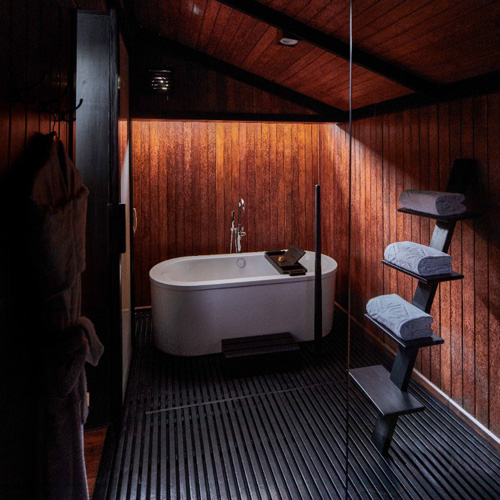 taj-exotica-spa-luxury-villa-bathroom-500×500