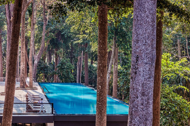taj-exotica-spa-swimming-pool-500×500