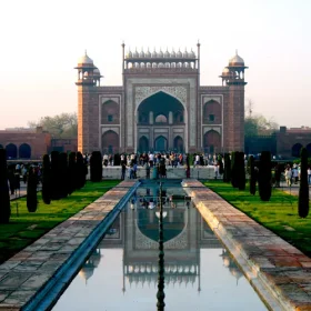 taj-mahal-gate-golden-triangle-exotic-rajasthan-slider-500×500