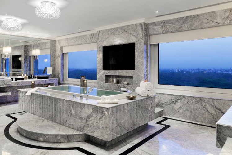 taj-palace-delhi-jacuzzi-500×500