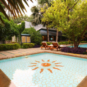 taj-usha-kiran-palace-pool-500×500