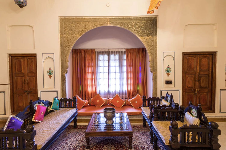 the-fort-barli-lounge-500×500