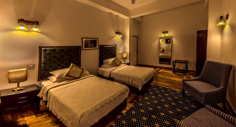 the-judges-court-deluxe-room-in-manor-500×500