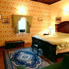 the-judges-court-dhauladhar-suite-at-the-manor-500×500