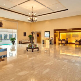 the-lalit-temple-view-lobby-500×500