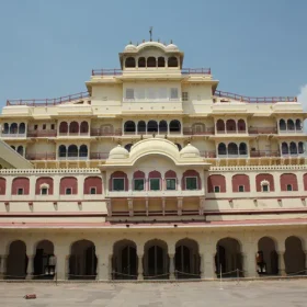the-oberoi-exotic-vacation-jaipur-city-palace-750×500