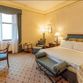 the-oberoi-grand-luxury-room-500×500