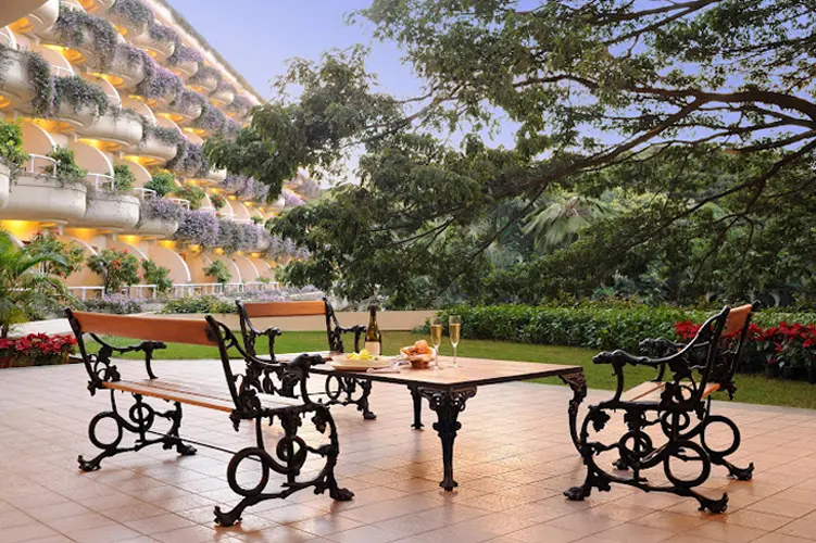 the-oberoi-lounge-bengaluru-500×500