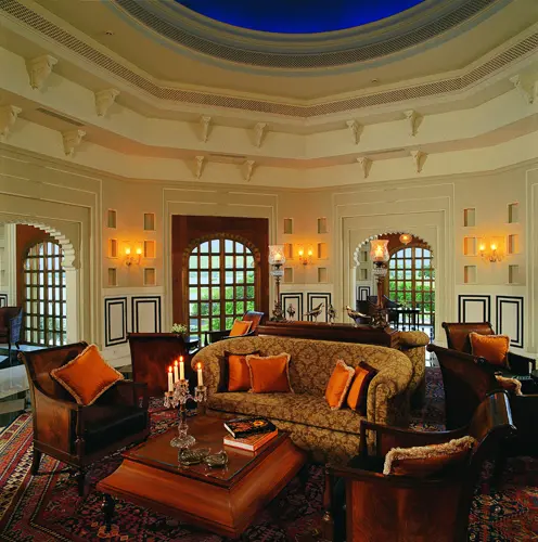 the-oberoi-udaivilas-living-room-500×500
