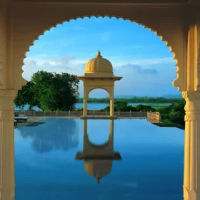 the-oberoi-udaivilas-swimming-pool-500×500