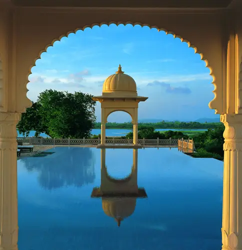the-oberoi-udaivilas-swimming-pool-500×500