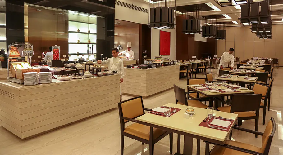 trident-agra-dining-breakfast-500×500